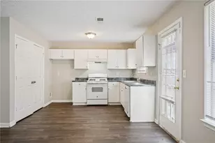 1443 Pebble Ridge Ln, Hampton, GA 30228 - Photo 8