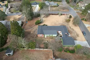 5045 Chestnut Forest Ln, Dunwoody, GA 30360 - Photo 22