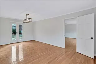 5045 Chestnut Forest Ln, Dunwoody, GA 30360 - Photo 10