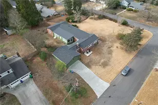 5045 Chestnut Forest Ln, Dunwoody, GA 30360 - Photo 24