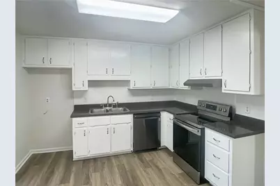 304 Lamden Court, Lawrenceville, GA 30046 - Photo 2