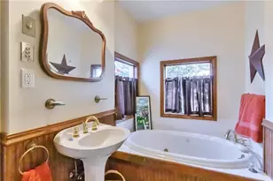 64 Clarendon Ave, Avondale Estates, GA 30002 - Photo 18