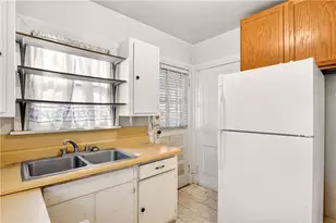 804 Berkeley Ave NW, Atlanta, GA 30318 - Photo 10