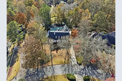 8520 Valemont Drive, Sandy Springs, GA 30350 - Photo 10