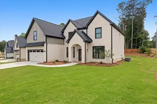 2209 Reserve Park Ln, Lawrenceville, GA 30043 - Photo 2