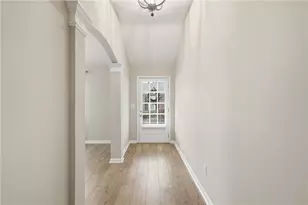 102 Courtyard Ln, Woodstock, GA 30189 - Photo 4