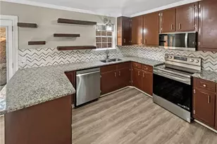 3208 Navajo Cir, Gainesville, GA 30501 - Photo 2