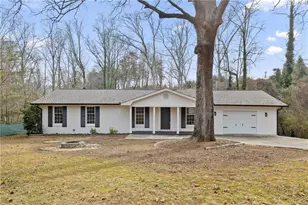 1180 Lake Shore Cir, Gainesville, GA 30501 - Photo 2