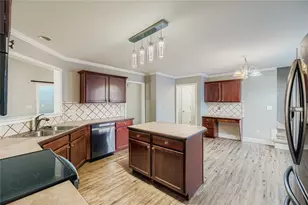 1790 Hickory Station Cir, Snellville, GA 30078 - Photo 8