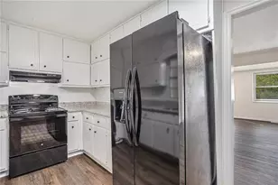 1113 Lake View Dr, Jonesboro, GA 30236 - Photo 10