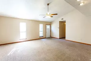 399 Sir Winston Ct, Jonesboro, GA 30238 - Photo 2