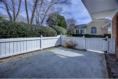 2191 Rockbridge Road #102, Stone Mountain, GA 30087 - Photo 4