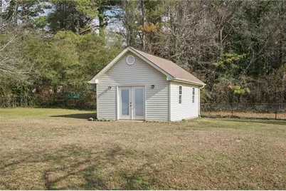 2576 Ashworth Lake Road, Snellville, GA 30078 - Photo 16