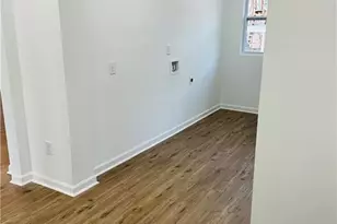 25 4th St, Gainesville, GA 30504 - Photo 14