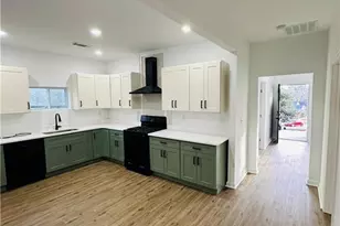 25 4th St, Gainesville, GA 30504 - Photo 12