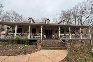 45 River Chase, Hoschton, GA 30548 - Photo 2