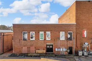 1642 Broad St, Commerce, GA 30529 - Photo 2