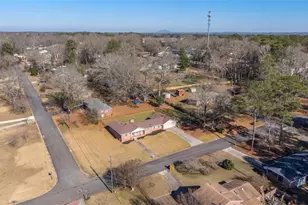 4045 Compton Cir, Powder Springs, GA 30127 - Photo 2