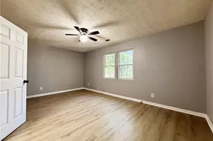 5478 Rocky Pine Dr, Lithonia, GA 30038 - Photo 12