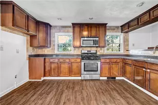 1327 Cotton Creek Dr, Lawrenceville, GA 30045 - Photo 6