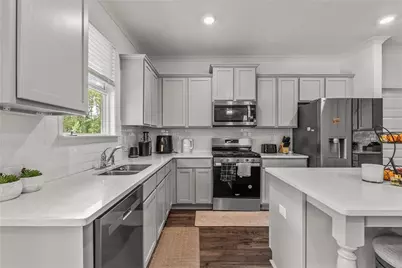 379 Blue Juniper Circle, Loganville, GA 30052 - Photo 4