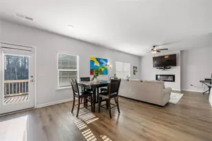 925 Lakehaven Ln, Loganville, GA 30052 - Photo 8