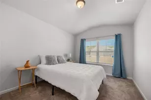 925 Lakehaven Ln, Loganville, GA 30052 - Photo 14