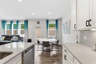 325 Hayden Cir, Woodstock, GA 30189 - Photo 10