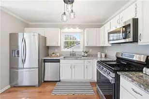 4960 Sugar Creek Dr, Sugar Hill, GA 30518 - Photo 8