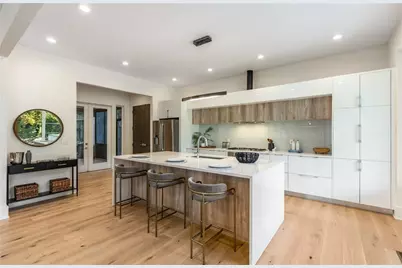 1045 Shepherds Lane NE, Atlanta, GA 30324 - Photo 14