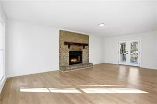 8692 Twin Oaks Dr, Jonesboro, GA 30236 - Photo 4