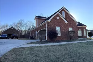 320 Pecan Ct, McDonough, GA 30252 - Photo 2