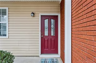 198 Swanee Ln, Woodstock, GA 30188 - Photo 2