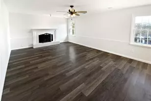 631 Driftwood Dr, Woodstock, GA 30189 - Photo 2