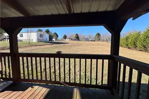 196 Westmoreland Meadows Dr, Cleveland, GA 30528 - Photo 2