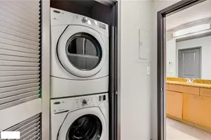 3324 Peachtree Rd NE, Atlanta, GA 30326 - Photo 16