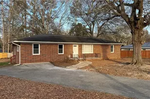 43 Bell St, Hartwell, GA 30643 - Photo 1