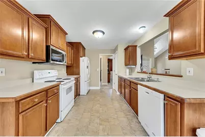 6935 Autumn Hills Drive, Cumming, GA 30028 - Photo 18