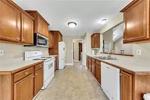 6935 Autumn Hills Dr, Cumming, GA 30028 - Photo 18