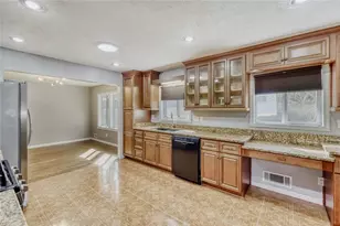 2201 Colonial Oak Way, Stone Mountain, GA 30087 - Photo 12