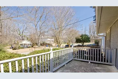 1910 La Dawn Lane NW, Atlanta, GA 30318 - Photo 2