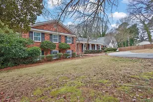 326 Fayette Dr, Winder, GA 30680 - Photo 2