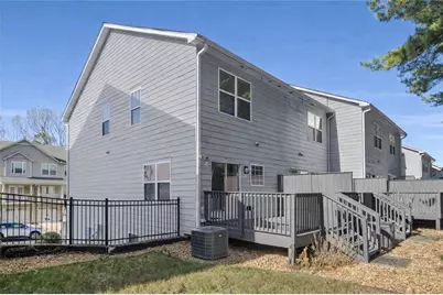 1040 Liberty Parkway NW, Atlanta, GA 30318 - Photo 22