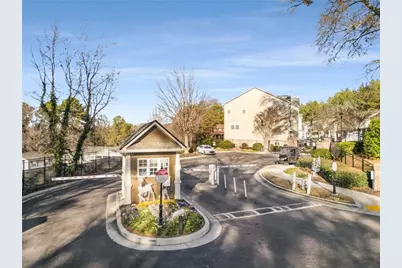 1040 Liberty Parkway NW, Atlanta, GA 30318 - Photo 24