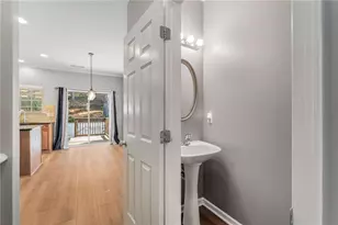 1040 Liberty Pkwy NW, Atlanta, GA 30318 - Photo 8