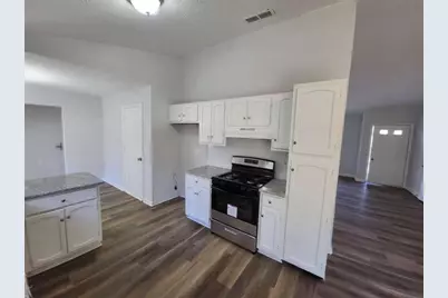 915 Fox Valley Court, Stone Mountain, GA 30088 - Photo 8