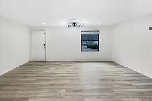 4922 Glenside Ct, Stone Mountain, GA 30088 - Photo 4