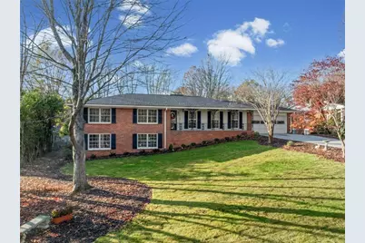 2667 Fontainebleau Drive, Dunwoody, GA 30360 - Photo 4