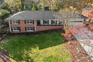 2667 Fontainebleau Dr, Dunwoody, GA 30360 - Photo 2