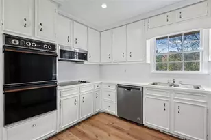 2667 Fontainebleau Dr, Dunwoody, GA 30360 - Photo 16